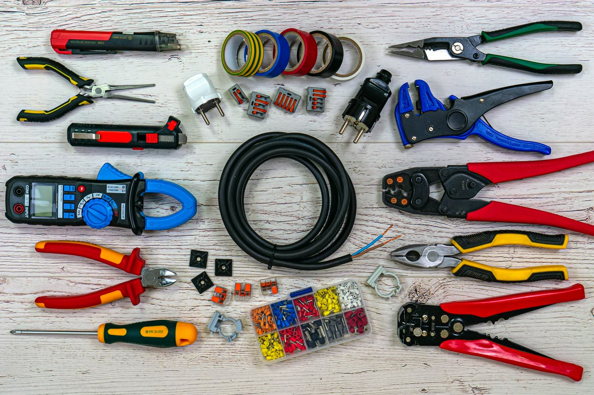 Sklep dla instalatorów – narzędzia do kabli i połączeń elektrycznych
